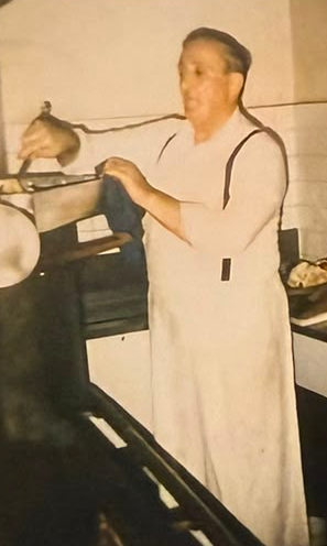 mario in cucina